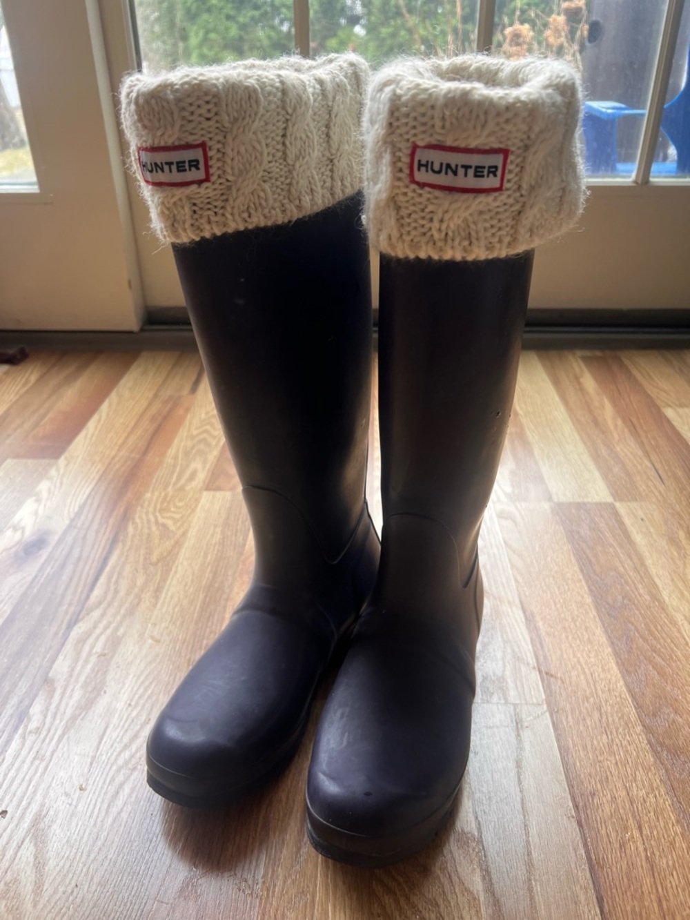 Hunter Purple Tall Rain Boots with Cream Knit Boot Socks